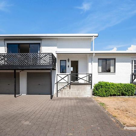 Lake Vista At Two Mile Bay- Taupo Central Home Exterior photo